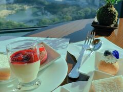 今回お泊りお楽しみの１つラウンジのアフタヌーンティー