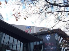 となりには赤坂のシアター赤坂ACTシアターがあります。

コロナでしたがミュージカルも席を間引いて公演されていました。