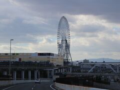 １２月２５日(金)
午前中に用事を切り上げ、午後１時半頃～高速道路で淡路島に向け車を走らせました。