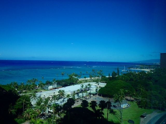 今日もいいお天気です(^^♪<br /><br /> <br /><br />お部屋で朝食を済ませ、水着に着替えて・・・