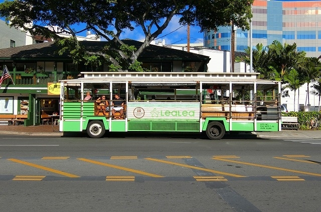 今回はホテルから歩いて５分位で到着しましたが、<br /><br />トロリーもお店の前で停まるので便利です。