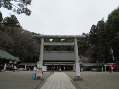 まずは「常磐神社」
旧水戸藩藩主の徳川光圀と徳川斉昭を祀った神社です。