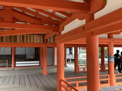 厳島神社に参拝します