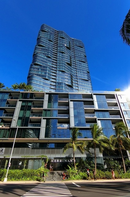 道路の反対側にはワードセンター等があります。<br /><br />