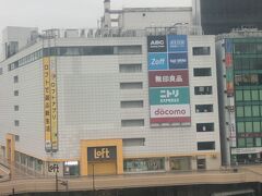 9時4分、仙台駅着。乗車したはやぶさ号は大宮駅～仙台駅間ノンストップで、普段なら所要時間1時間7～8分なのだが、臨時ダイヤでは1時間31分かけている。同駅間は何度も乗車しているが、たしかにスピードを落として走っている感があった。