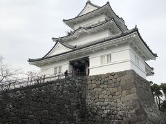 本丸広場からの小田原城。

