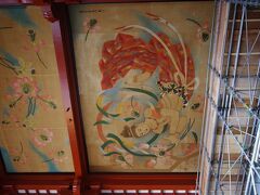 浅草寺本堂の天井画も有名ですよね。このとき本堂は修復されていました。