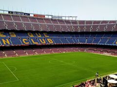 "més que un club"
カタルーニャ語で直訳すると
”一つのクラブ以上”となりますが
バルセロナにとって一つのサッカークラブに留まらない存在になろうとするスローガンだそうです。