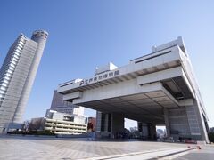 この日は両国駅から歩いて浅草に向かいました。江戸東京博物館は何度か入館しているのでこの日はスルーです。