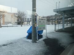 由仁駅です。
行政区画上、由仁町内に入りました。
室蘭本線では、栗山町内の駅は栗山駅だけなんですね。

ちなみに、先ほどの複線区間は、ひとまずこの駅まで。
