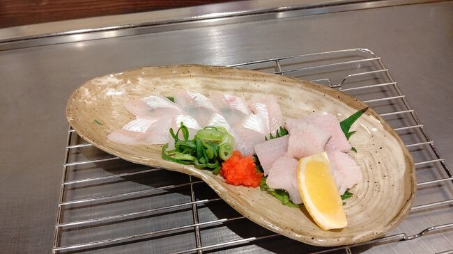 穴子の刺身 こんなん見たことないよ 因に私は生を食べれません😓  相方が美味しいと言うとりました