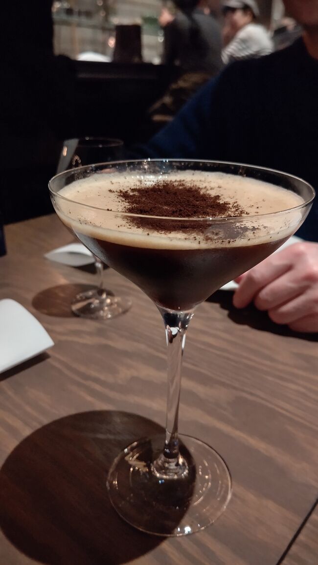 ここは３軒目 どんだけ飲むねん<br />初で しらんかったカクテル  coffeeのマティーニやったと思う アルコール度数強いと思うけど それを感じさせなかったから 絶対に酔うやつ