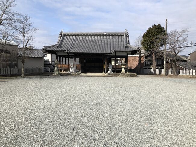 北条町駅から歩いて商家の家並みという通りへ。その通りの始まりにあるのが大年神社にお参りします。