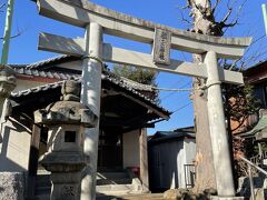 船の神様を祀っている神社です。昔はこの辺りまで海だったそう。