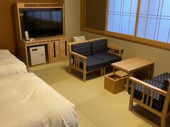 “天然温泉　富山　剣の湯　御宿　野乃”
ドーミインホテルの新ブランドの様で、お部屋に温泉風呂が付いていたので、こちらを選びました。
