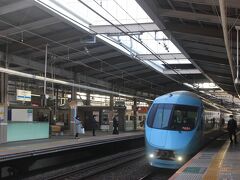 スタートは小田急ロマンスカー「ふじさん」号から。
小田急線からＪＲ御殿場線に乗り入れて御殿場駅まで行くロマンスカーです。
私鉄の特急がＪＲに乗り入れる珍しい特急です。