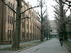 　東京大学本郷キャンパスへ。この一帯は工学部。