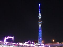 東武鉄道の特急スペーシアとスカイツリーのセットを撮りました。
