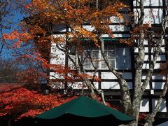 万平ホテルへやってきました。

白壁が目に眩しいです！