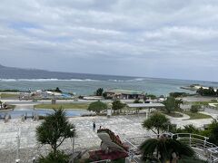 車で5分くらいの「美ら海水族館」へ