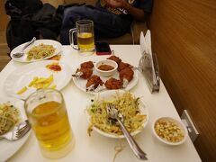 コインバトール空港で夕食