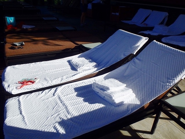 ビーチチェアーは<br /><br />タオルをスッポリとかぶせるタイプ<br /><br />係のお兄さんがセットしてくれます(^^♪
