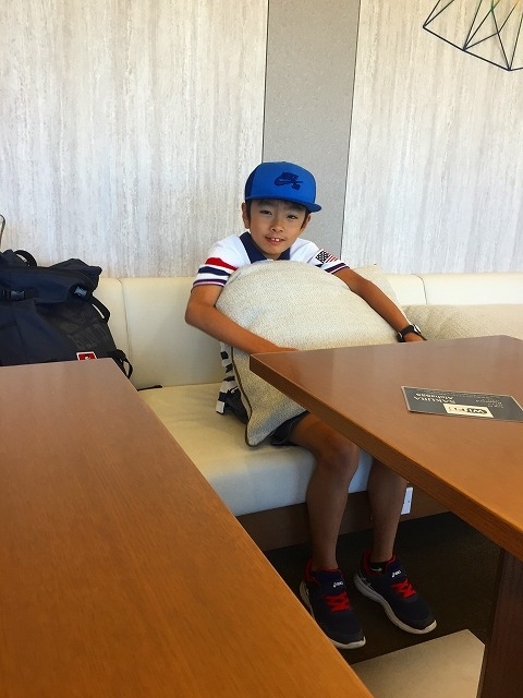 ラウンジ内は冷房が効きすぎていてちょっと寒い(^^;)