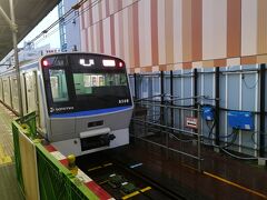 海老名６：４８の相鉄特急で横浜へ！
