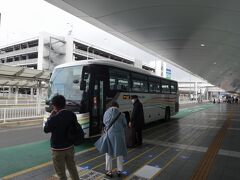 　減便にも関わらず、10人も乗っていない高速バスで、無事久留米へ。適宜挟んだラウンジ休憩のおかげで、比較的疲れは少なく帰ってこられました。
　数日後、首都圏の緊急事態宣言は２週間の延長が決定。次回の上京は新年度の４月１１日に決まりましたが、さてどうなっていることやら。