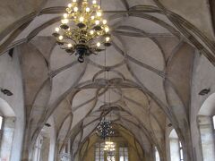 旧王宮に入りました。
ヴラディスラフ・ホールは、かつてヨーロッパでもっとも広い部屋だったそうです。