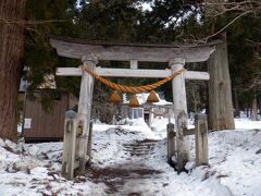 白川八幡神社
中途半端に雪が残ってて行くのが大変　誰もいなかったけど、お参りは出来ました