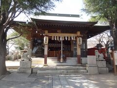 文治二年(1185年)鎮座の大歳神社。
元の境内は下関駅西口の高架下付近にありましたが、関門トンネル工事の折、昭和15年下関の街を見下ろす現在の地に遷座されました。

ご祭神は、木花咲耶姫神・大歳神・御歳神・若歳神です。

旅の安全を祈願して‥
パンパン.礼。