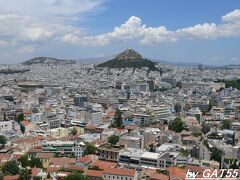 アクロポリスの展望台から見るリカヴィトスの丘。
南欧の街感たっぷり！