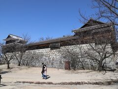 もう少し遅ければ桜が満開で、綺麗だったろうなぁ。 
私、いつも、何かちょっとピークとずれているんですよね(^^ゞ