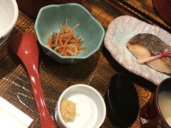 昼の湯葉丼がどうにも納得がいかず
結局　夕食は京都駅ビルで
湯葉丼リベンジ
これこれ　お出汁が美味しくてほっとする味
