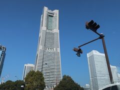 「横浜ランドマークタワー」横を通って。。。