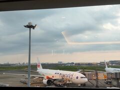 青森から帰って5日目、再び空いている羽田空港にやって来ました。
お盆休みの中盤ということもあり、ガラガラな感じでした。