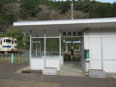 途中の青井岳駅で時間調整。