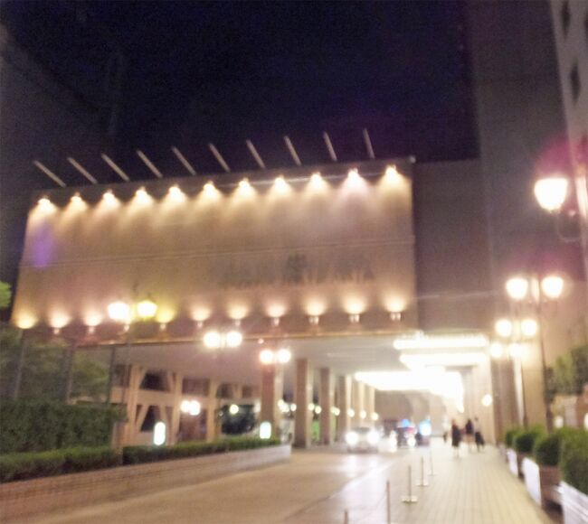 重厚なつくりの建物。