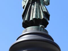 靖国神社参道　大村益次郎銅像