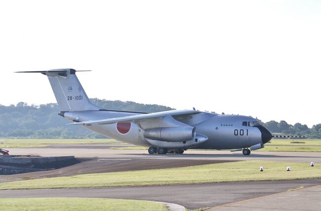 危険な機雷捜索に活躍する水中無人機「OZZ-5」の画像を海上