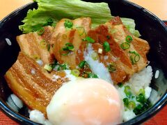 夕食はラフテー丼