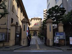 足を伸ばして京都芸術センターへ。元小学校のレトロな建物。