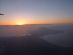 帰りの飛行機で桜島がきれいに見えました。