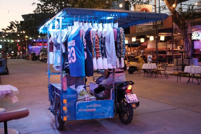 29日　18：43　昨日に続きバービアで1杯、今日は初めてミラーレスカメラを持って写す気満々です。