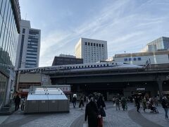 講演が終わって有楽町駅前広場で見た新幹線
乗ってどっかに行きたいなあ