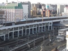 電車の発着がよく見えます