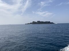 軍艦島が見えてきました。感動です！