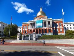 マサチューセッツ州会議事堂(Massachusetts State House)

フリーダムトレイルは、ボストンコモンからバンカーヒル記念塔まで続く約4kmの道で市内の主要な観光地16ヶ所を巡ることが出来ます。