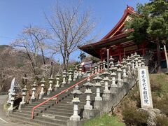 その城址から少し降りたところに、「善光寺大本願別院」というお寺があります。